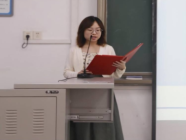 3 袁梦馨发言.jpg